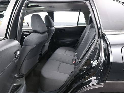 Used 2022 Toyota Corolla Cross LE w/ Moonroof Package FWD image 27