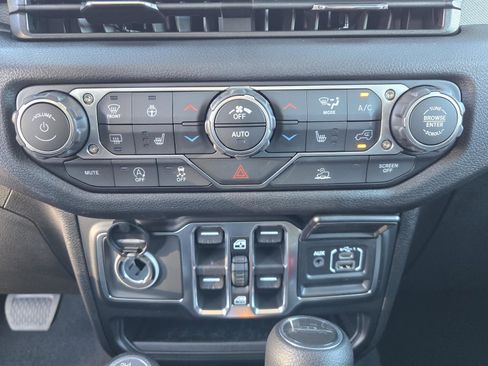 New 2026 Jeep Gladiator Sport image 14