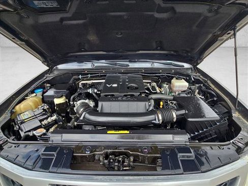 Used 2020 Nissan Frontier PRO-4X w/ Pro-4x Utility Package image 21