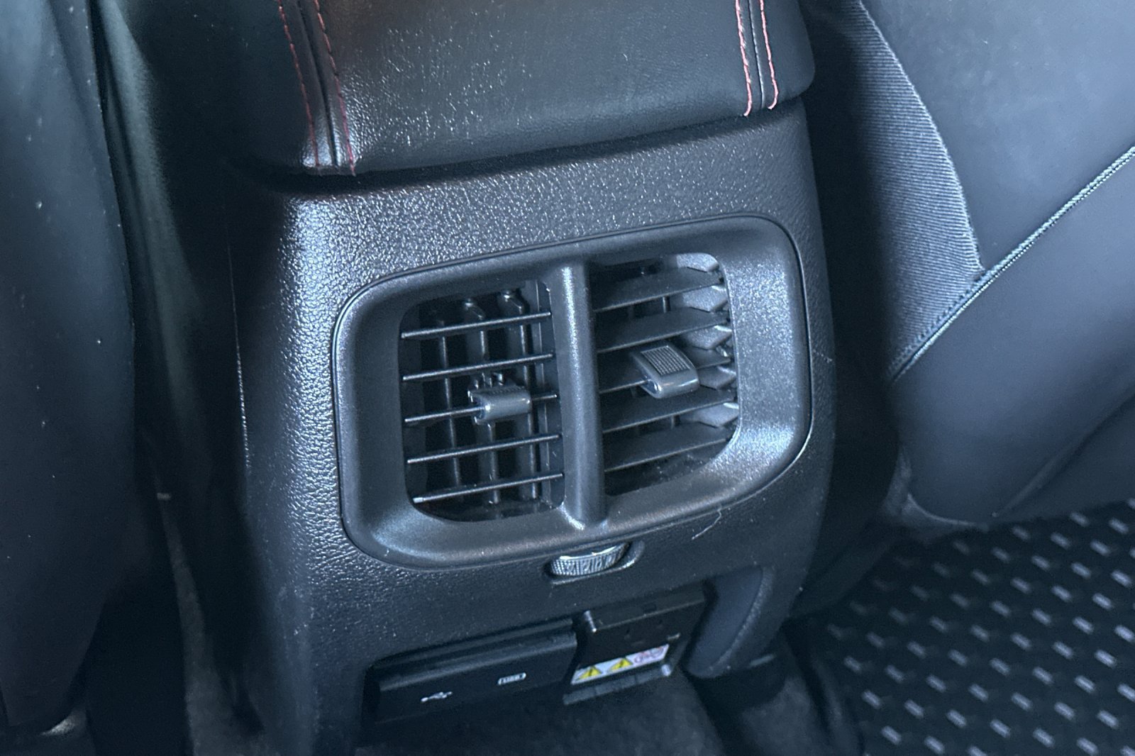 Used 2019 Jeep Cherokee Trailhawk AWD/4WD image 13