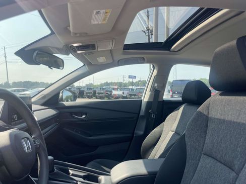 Used 2023 Honda Accord EX image 17