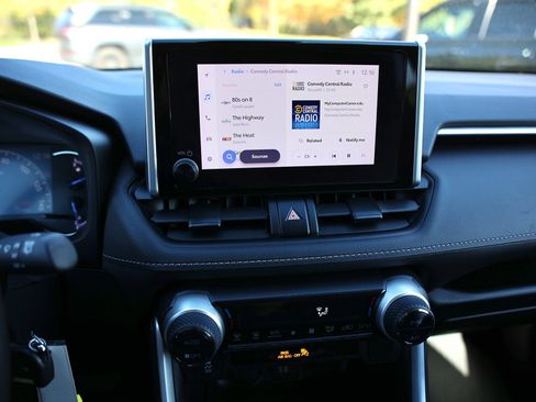 Used 2023 Toyota RAV4 LE image 23