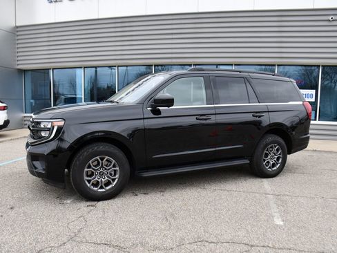 Used 2025 Ford Expedition Active image 2