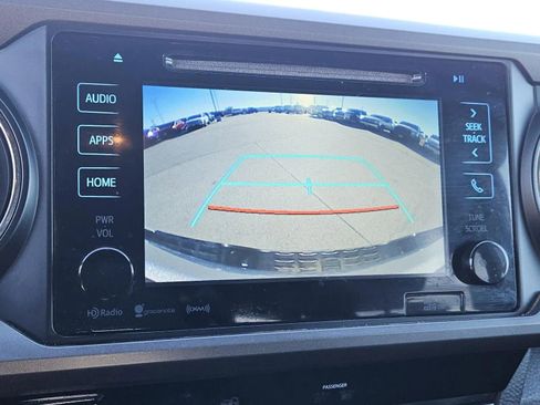 Used 2017 Toyota Tacoma TRD Sport image 14