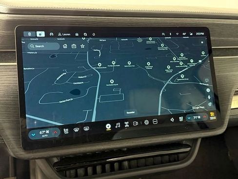 Used 2023 Rivian R1S Adventure image 22