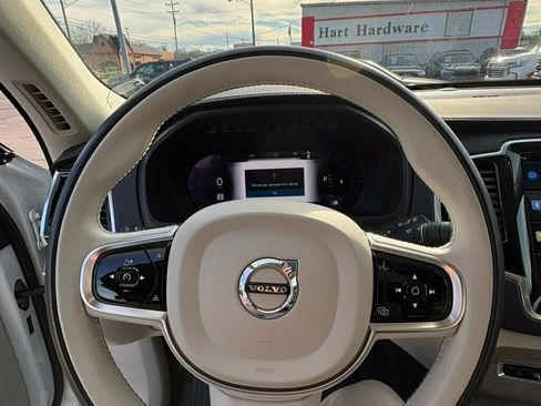 Used 2024 Volvo XC90 B6 Ultimate image 12