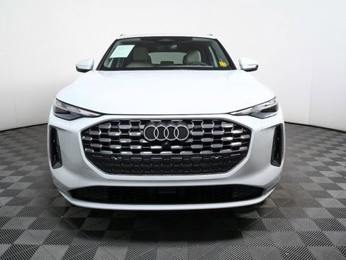 Certified 2025 Audi Q5 Premium w/ Convenience Package image 35