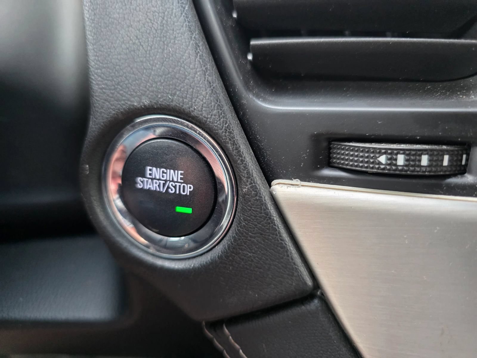 Used 2019 GMC Yukon XL Denali AWD/4WD image 18