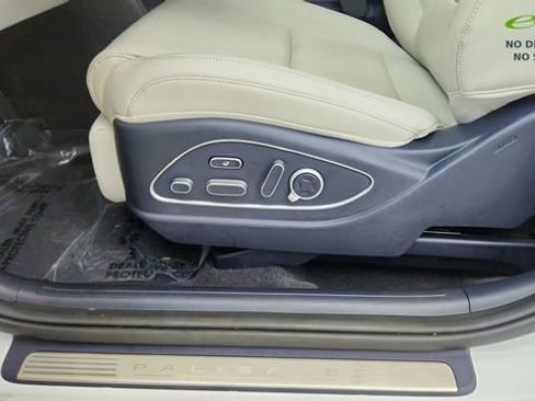 Used 2026 Hyundai Palisade Calligraphy FWD image 37