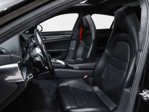 Used 2017 Porsche Panamera Turbo image 8