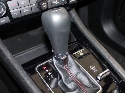 Used 2025 Jeep Compass Trailhawk image 27