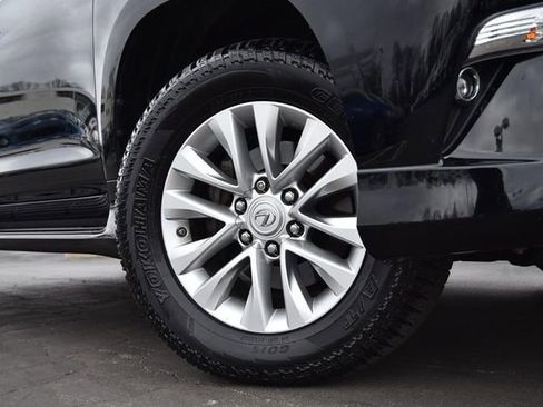 Used 2021 Lexus GX 460 Premium w/ Premium Package image 3