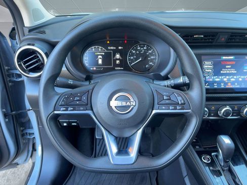 Used 2024 Nissan Kicks SV image 16