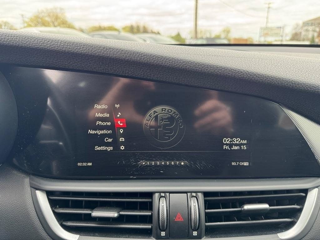 Used 2018 Alfa Romeo Giulia Ti Sport w/ Quick Order Package 22S Sport AWD/4WD image 35