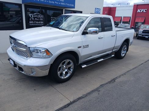 Used 2013 RAM 1500 Laramie w/ Convenience Group AWD/4WD image 2