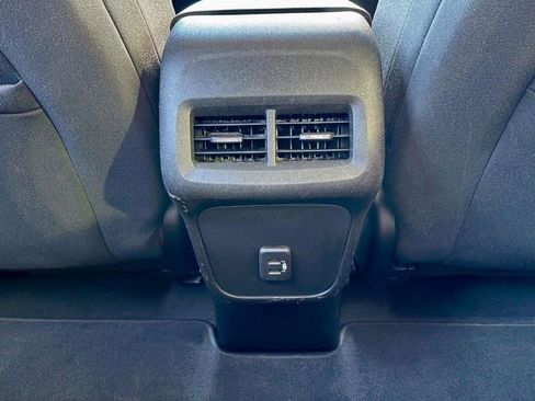 Used 2019 Chevrolet Equinox LT image 12