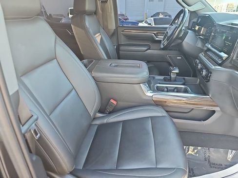 Used 2022 Chevrolet Silverado 1500 LT Trail Boss w/ LT Trail Boss Premium Package AWD/4WD image 10