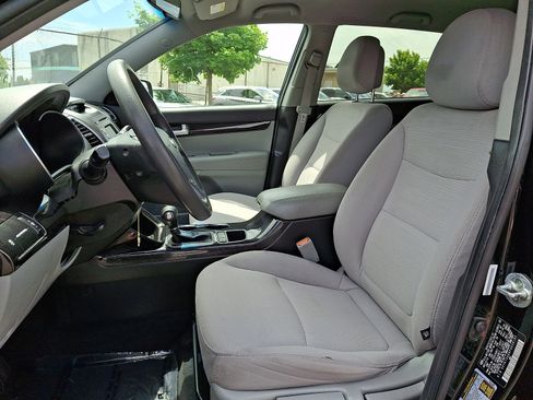 Used 2015 Kia Sorento LX FWD image 13