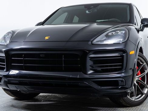 Used 2021 Porsche Cayenne GTS image 1