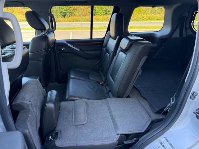 Used 2012 Nissan Pathfinder LE AWD/4WD image 20