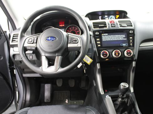 Used 2018 Subaru Forester 2.5i Premium AWD/4WD image 2