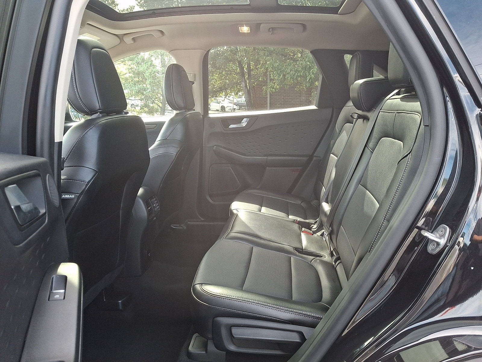 Used 2020 Ford Escape Titanium AWD/4WD image 10