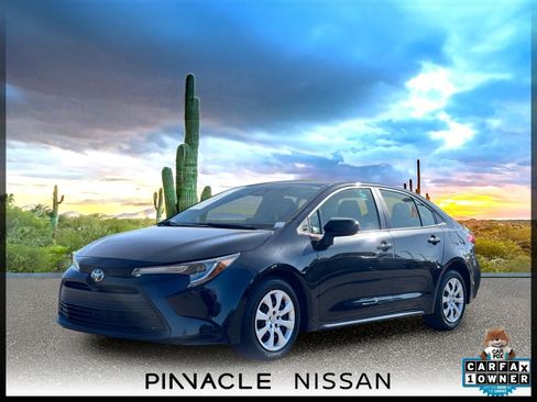 Used 2025 Toyota Corolla LE FWD image 1