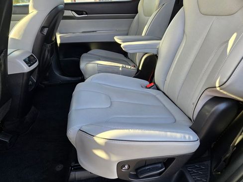 Used 2024 Hyundai Palisade SEL FWD image 11