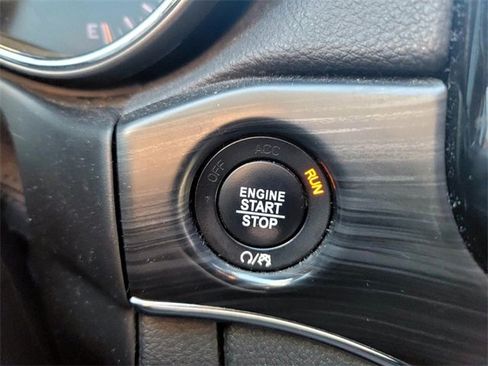 Used 2019 Jeep Grand Cherokee Limited image 22