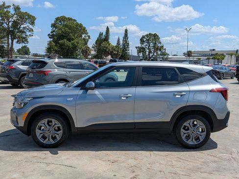 Certified 2026 Kia Seltos LX FWD image 4