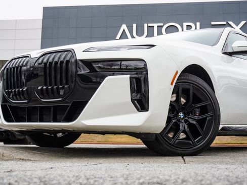 Used 2023 BMW 760i xDrive 760i xDrive w/ Executive Package image 2