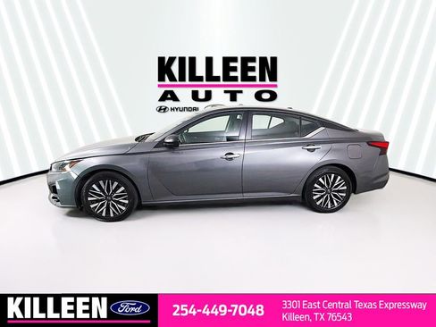 Used 2024 Nissan Altima 2.5 SV image 4