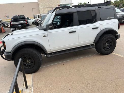 Used 2023 Ford Bronco Wildtrak AWD/4WD image 5