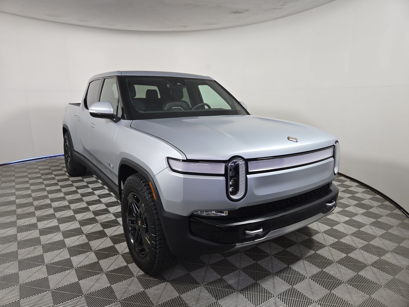 Used 2024 Rivian R1T Adventure Dual AWD/4WD image 7