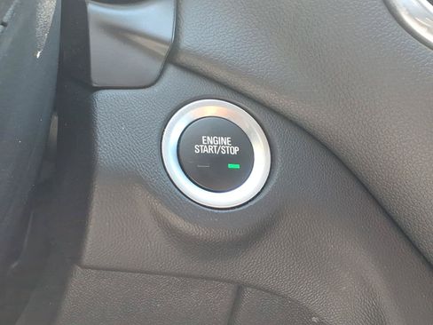 Used 2019 Chevrolet Equinox LT FWD image 16