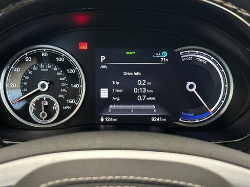 Used 2025 Genesis Electrified GV70 AWD/4WD image 32