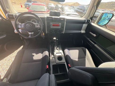 Used 2013 Toyota FJ Cruiser 4WD w/ Upgrade Pkg image 24