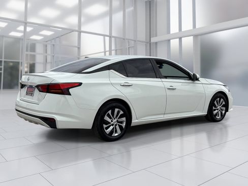 Used 2022 Nissan Altima 2.5 S FWD image 6
