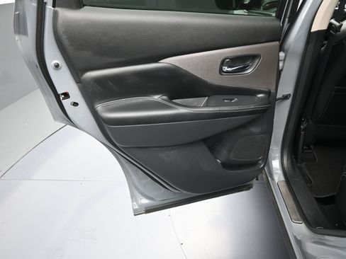 Used 2024 Nissan Murano SV w/ SV Midnight Edition Package image 12