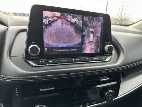 Used 2021 Nissan Rogue SV image 38