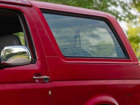 Used 1994 Ford Bronco XLT image 71