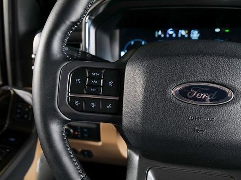 Used 2024 Ford F250 Lariat w/ Black Appearance Package AWD/4WD image 18