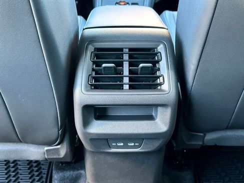 New 2026 Volkswagen Tiguan SE R-Line image 19