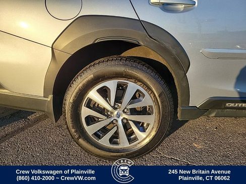 Used 2023 Subaru Outback Premium image 20