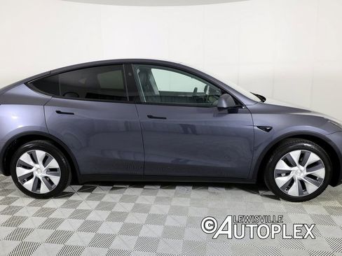 Used 2023 Tesla Model Y Long Range image 4