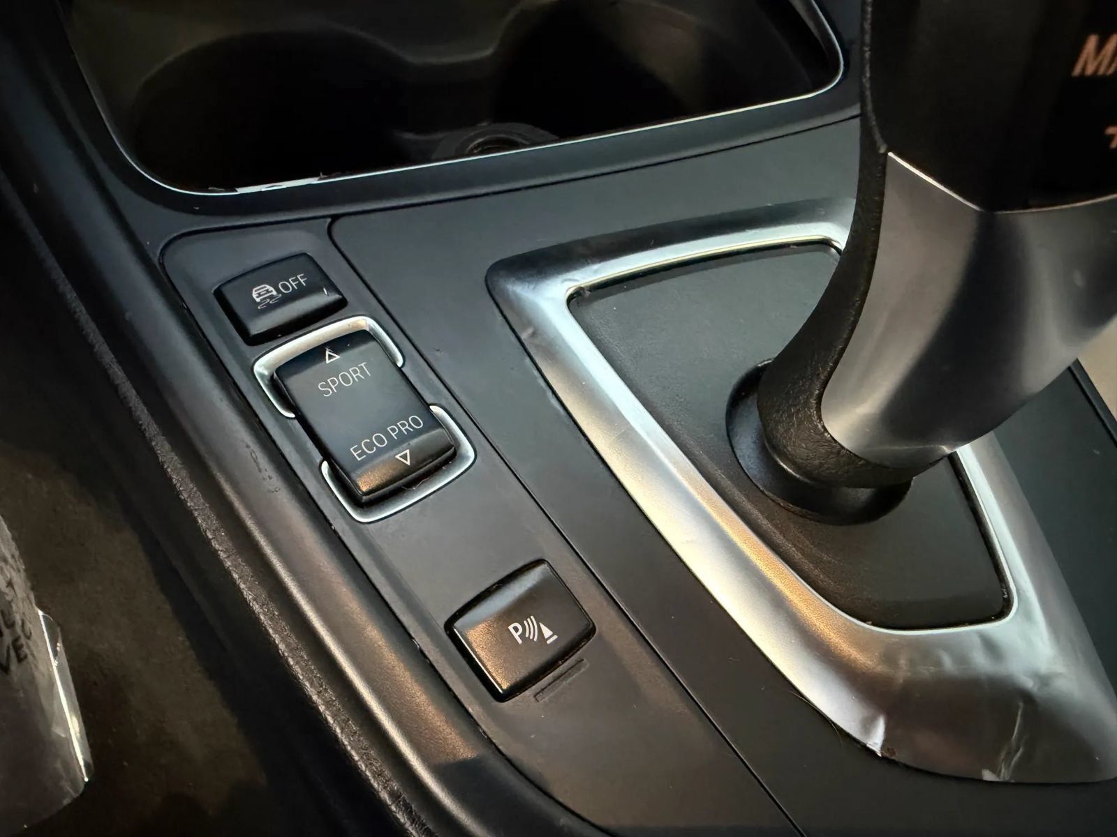 Used 2018 BMW 320i Sedan RWD image 16