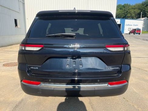 Used 2023 Jeep Grand Cherokee Limited AWD/4WD image 7
