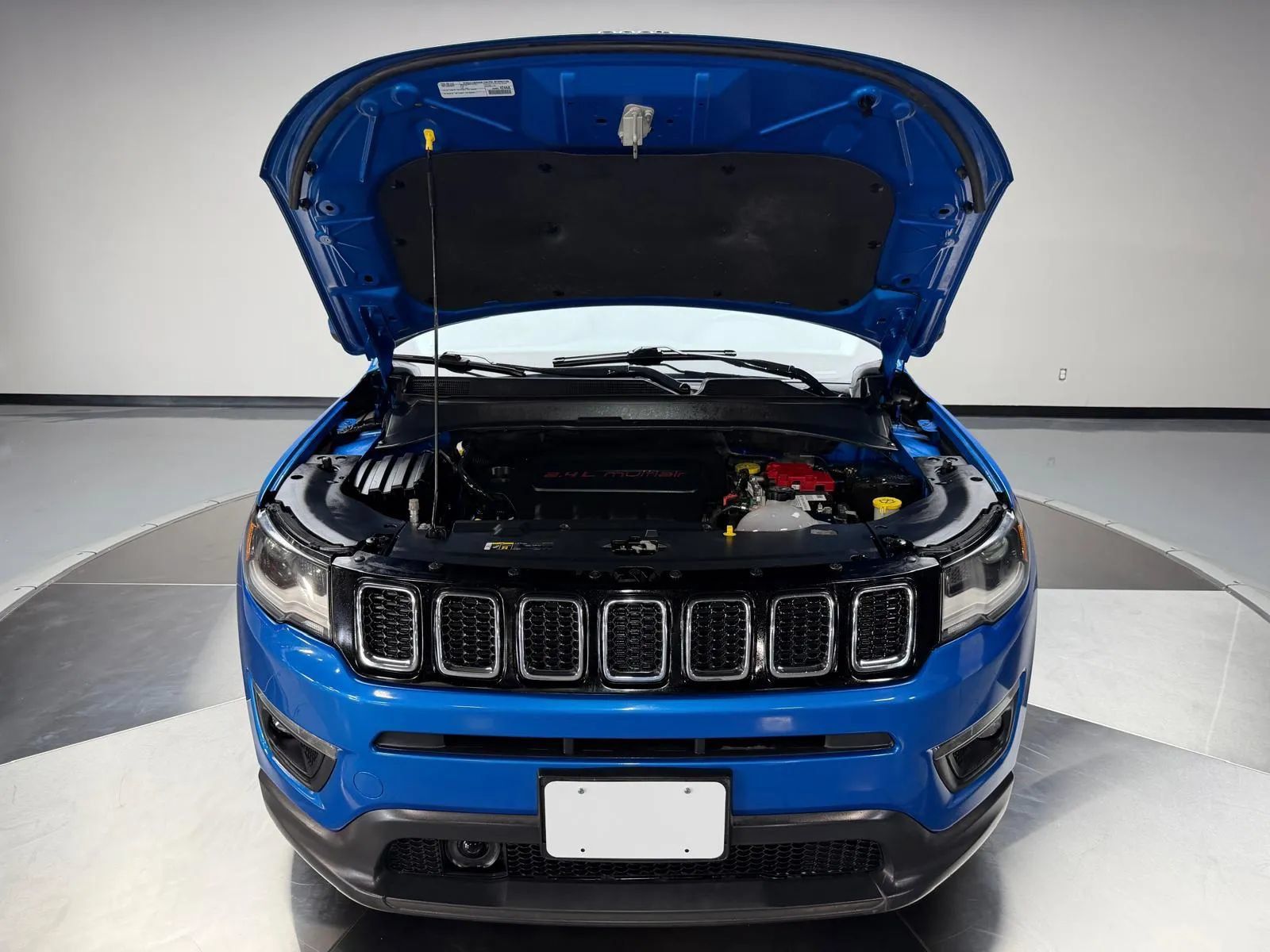 Used 2020 Jeep Compass Latitude FWD image 11