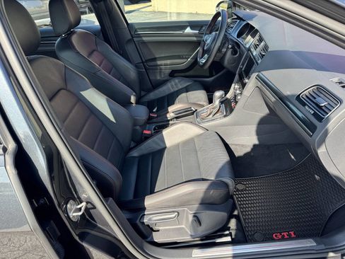 Used 2017 Volkswagen GTI Autobahn image 10