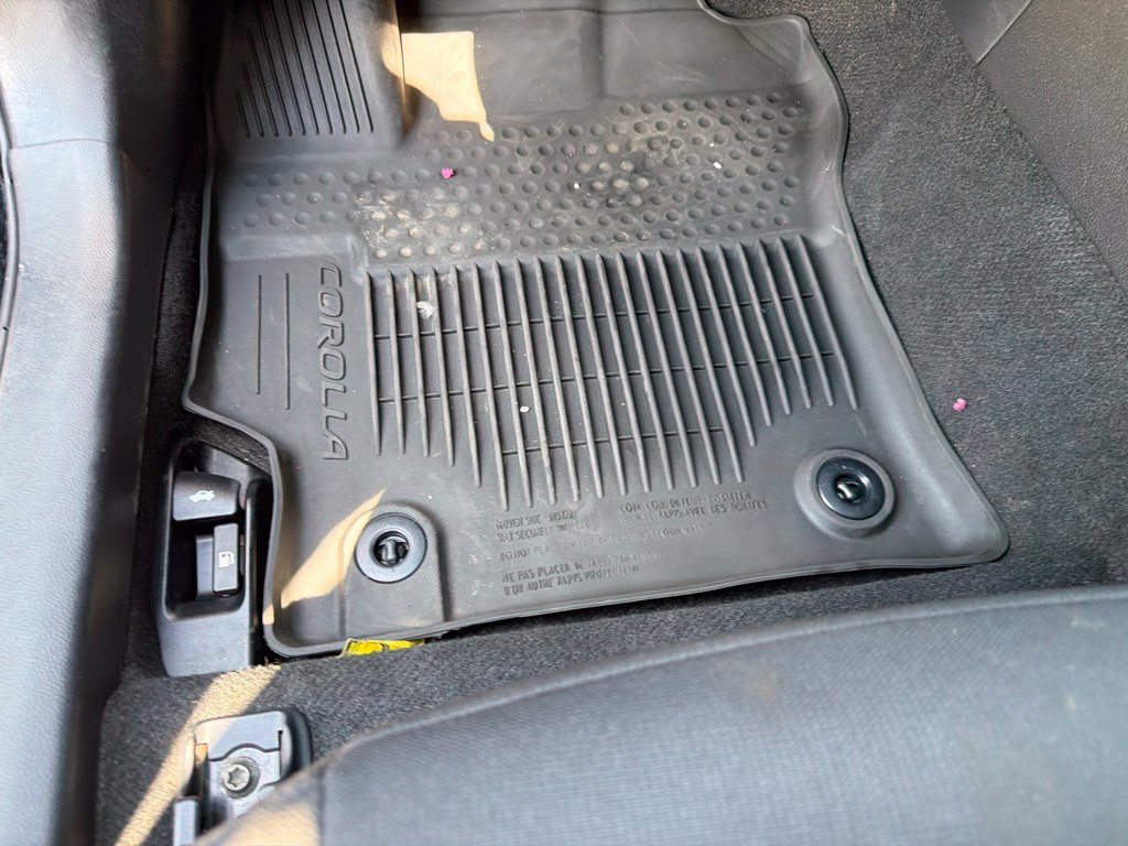 Used 2025 Toyota Corolla LE w/ Convenience Package FWD image 15